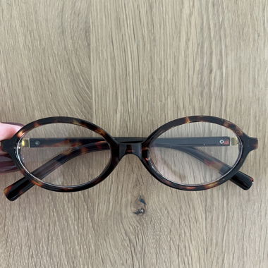 Runde Brille als Accessoire