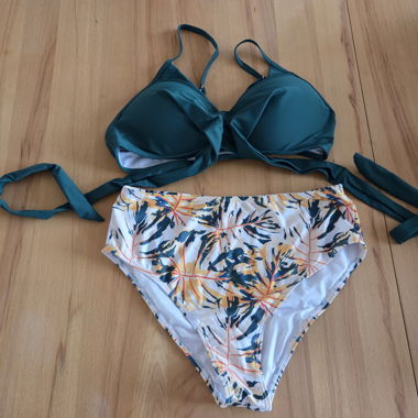 Bikini fleuri vert et blanc