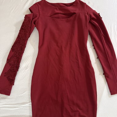 Abito Rosso con Pizzo