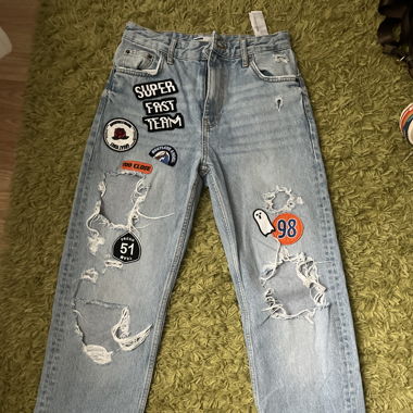 Modische Jeans 