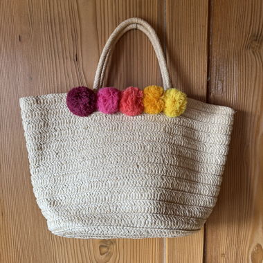 Sommertasche mit Pompoms