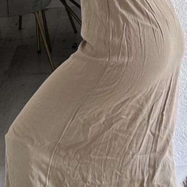 Beiges Maxikleid mit Spaghettitraegern