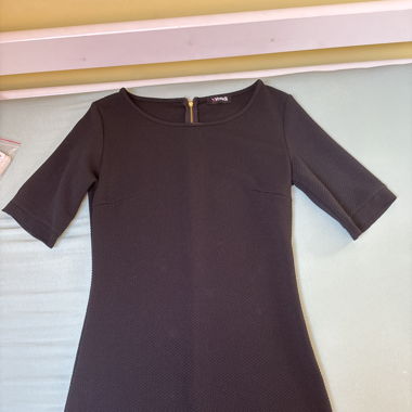 Schwarzes Kleid