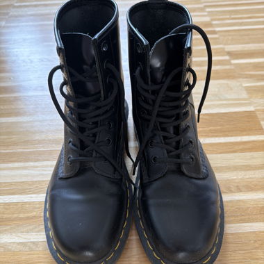 Original Dr. Martens Stiefel (echtes Leder)