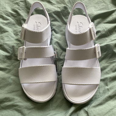 SKECHERS LUXE FOAM Sandalen 