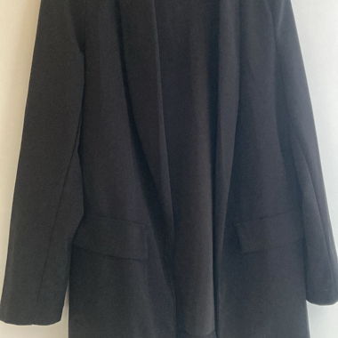 Schwarzer Blazer