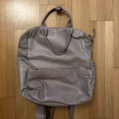 Sac à dos en cuir gris
