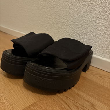 Black platform slide sandals