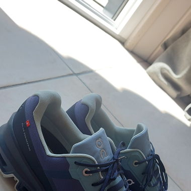 Chaussure ON CLOUDTEC