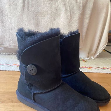 UGG Bailey Button II, Schwarz, Grösse 39