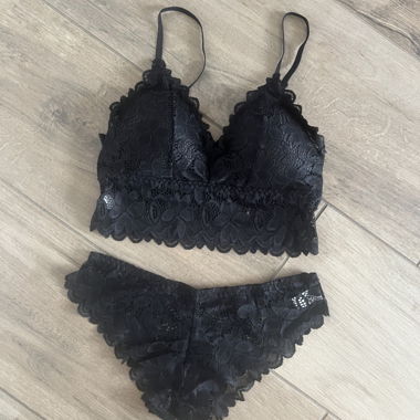Set di lingerie in pizzo nero mai indossato, taglia S