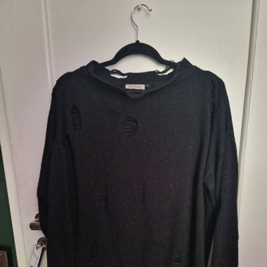 "Distressed" knit Pullover