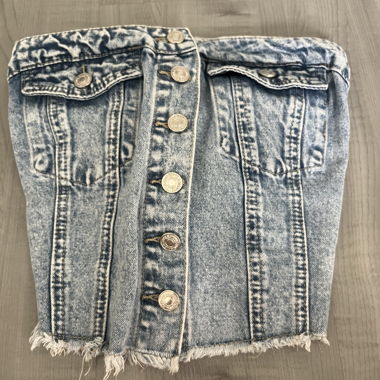 Jeans crop top bauchfrei con bottoniera