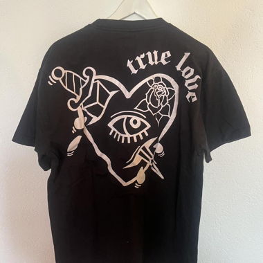 Schwarzes T-Shirt ART