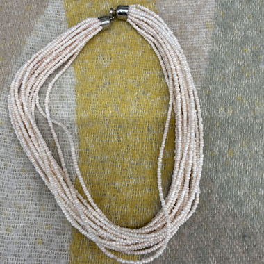 Collier rose avec fermoir en argent