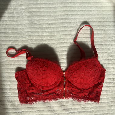 Sous vêtement rouge 