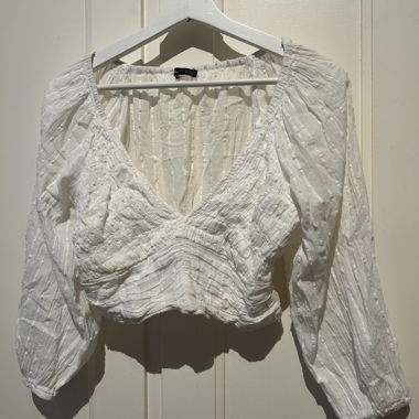 Bluse mit tiefem Ausschnitt