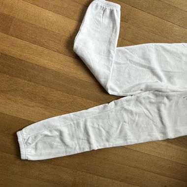 weisse Trainerhose