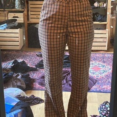 Karierte Hose mit Schlitz (Vintage-Look)