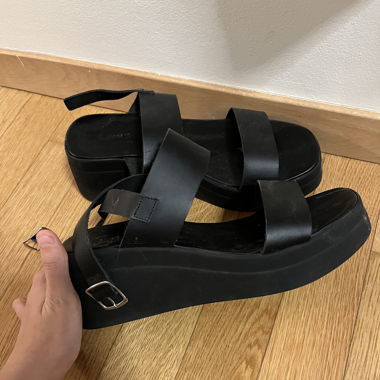 Sandales compensées en cuir