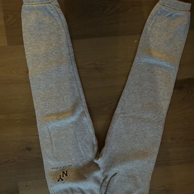 Graue jogginghose