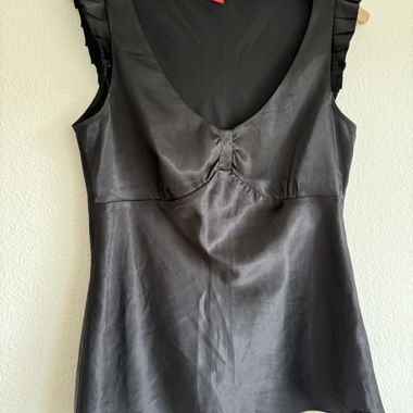 Bella blusa in satin leggermente sagomata di St.Oliver