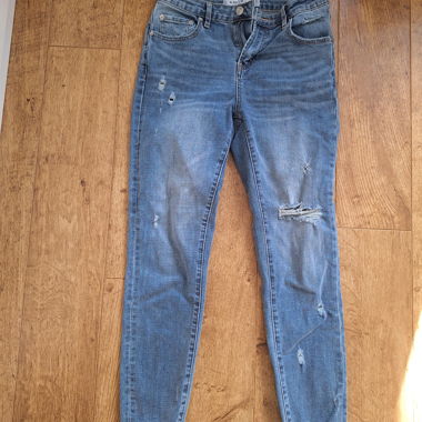 Blue Destroyed Jeans