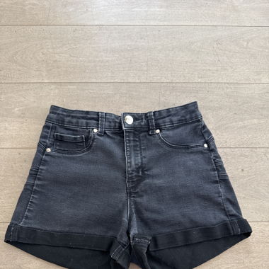 Short Black Pants