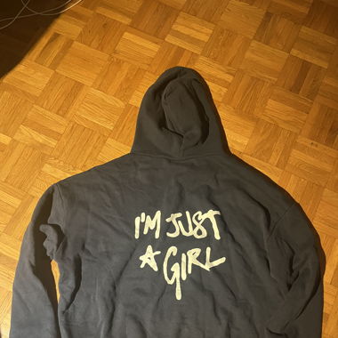 Felpa “I’m just a girl”