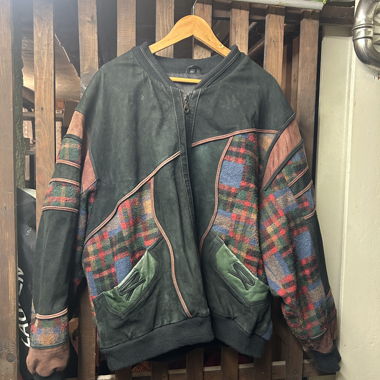Veste en cuir vintage à carreaux