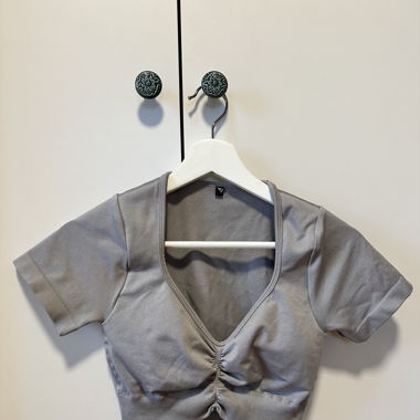 TEVEO Focus Crop Top "Grau"