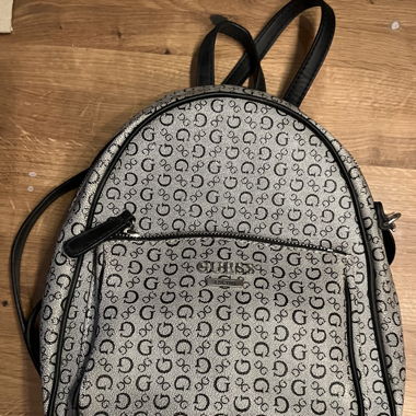 GUESS shoulder bag with logo pattern