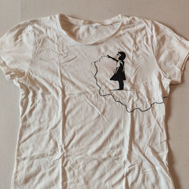T-shirt blanc brodé à la main