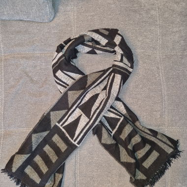 Large patterned scarf