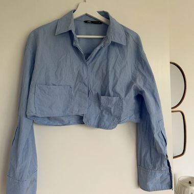 Blusa corta blu Zara