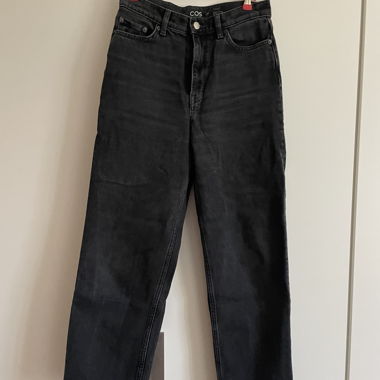Jeans noirs COS à jambe droite à cheville