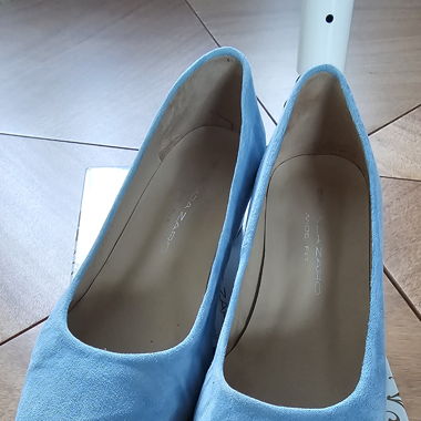 Brenda Zaro Pumps in hellblau