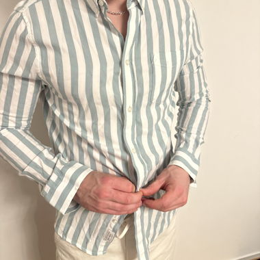 Chemise à manches longues rayée bleu clair/blanc