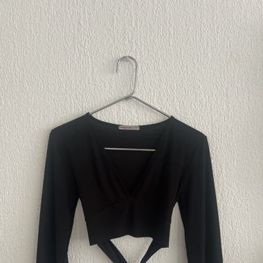 schwarzes wickeltop