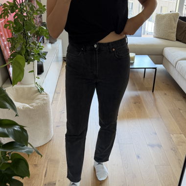 Jeans vintage a gamba dritta con vita alta neri