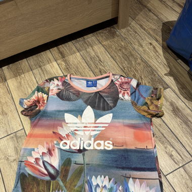 Adidas T-Shirt in Grösse 38