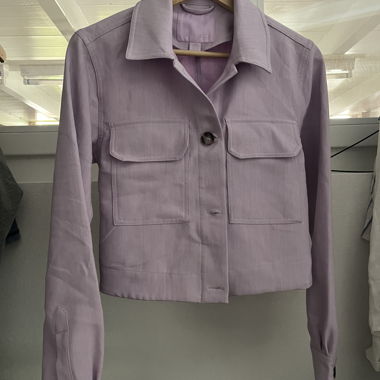 Lila Damenjacke AMISU