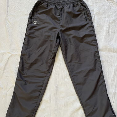 Schwarze Sporthosen