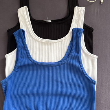 3 Croptops, Blau, weiss, schwarz