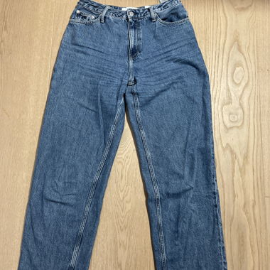 Calvin Klein Mom Jeans 25