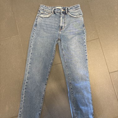 Blue denim jeans size 34
