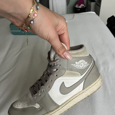 beige/weisse Jordans
