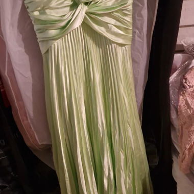 Grünes kleid