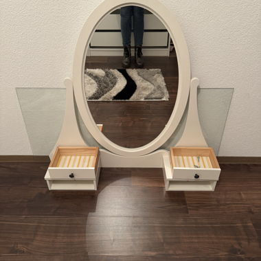 Accessorio per toeletta con specchio (IKEA Hemnes)