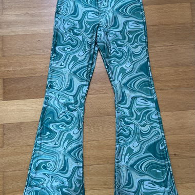 Pantalon évasé motif vert